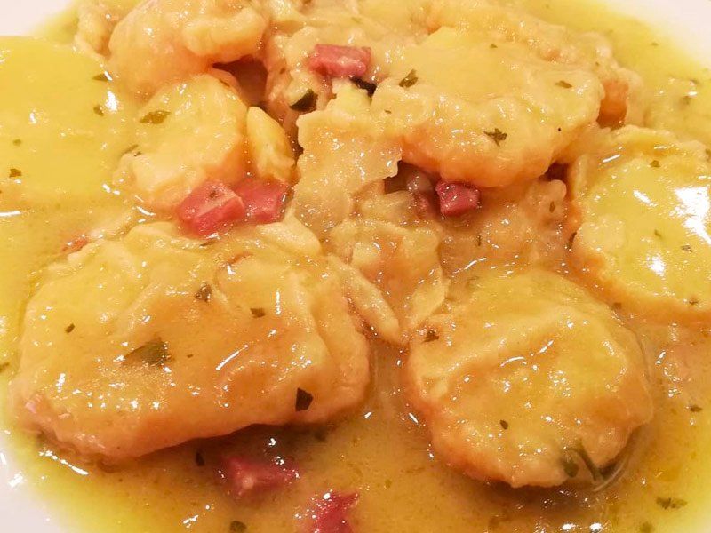 Patatas guisadas de menú del día en la estación de autobuses de Valladolid